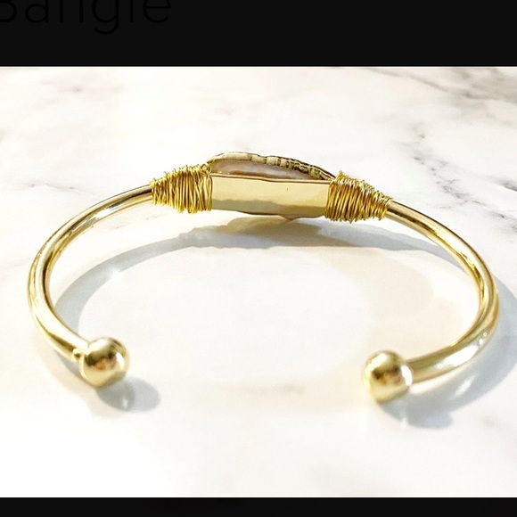 Biwa Pearl 24 K Gold Plated Bangle - Picture 5 of 10